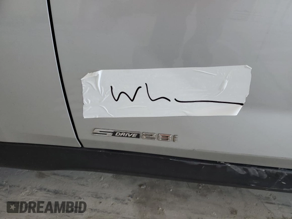 2014 BMW X1 sDrive28i z VIN WBAVM1C57EVW50653, wystawiony jako Copart lot #57309385 z przebiegiem Nie podano mil oraz Szkoda całkowita • Salvage title. Historia ofert i sprzedaży dostępna na DreamBid. Obrazek 13.