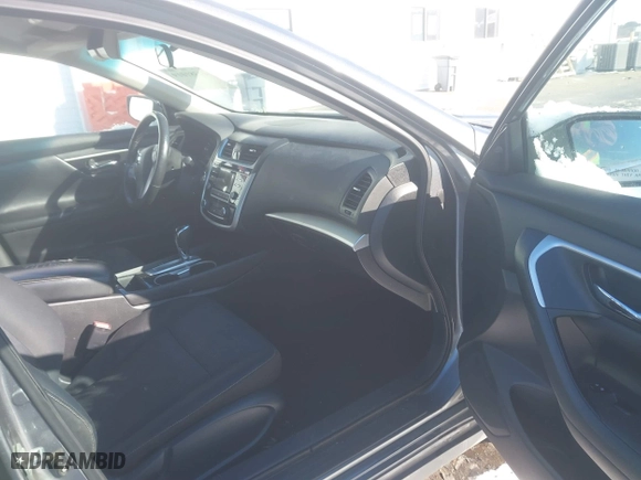 2018 Nissan Altima 2.5 SV with VIN 1N4AL3AP3JC101063, listed as a IAAI auction lot 41381019 with 198,695 mi miles. Bid and sale history available at carsss.com. Image 5.