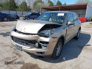 2016 Porsche Cayenne z VIN WP1AA2A2XGKA15096, wystawiony jako IAAI lot #41868566 z przebiegiem 93 640 mil mil oraz . Historia ofert i sprzedaży dostępna na DreamBid. Obrazek 2.
