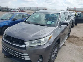 2018 Toyota Highlander SE with VIN 5TDKZRFH9JS544012, listed as a IAAI auction lot 41885296 with 144,500 mi miles and . Bid and sale history available at DreamBid. Image 6.