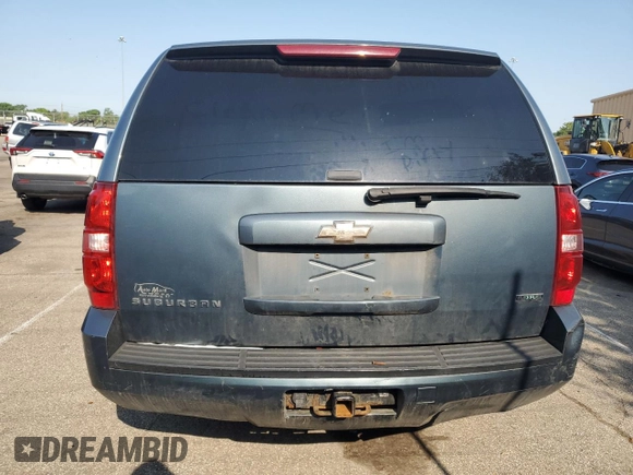 2010 Chevrolet Suburban LS z VIN 1GNUKHE32AR212268, wystawiony jako Copart lot #57613895 z przebiegiem 294 117 mil mil oraz Szkoda całkowita • Salvage title. Historia ofert i sprzedaży dostępna na DreamBid. Obrazek 6.