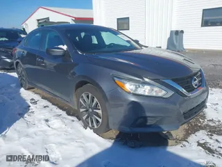 2018 Nissan Altima 2.5 SV with VIN 1N4AL3AP3JC101063, listed as a IAAI auction lot 41381019 with 198,695 mi miles. Bid and sale history available at carsss.com. Image 1.