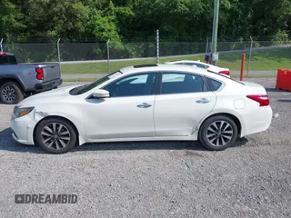 2016 Nissan Altima SR with VIN 1N4AL3APXGC263779, listed as a IAAI auction lot 42356375 with 172,380 mi miles and . Bid and sale history available at DreamBid. Image 14.