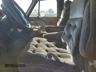 1994 Chevrolet Chevy Van z VIN 1GBEG25K3RF178166, wystawiony jako Copart lot #69173594 z przebiegiem 143 577 mil mil oraz Szkody całkowita. Historia ofert i sprzedaży dostępna na DreamBid. Obrazek 7.