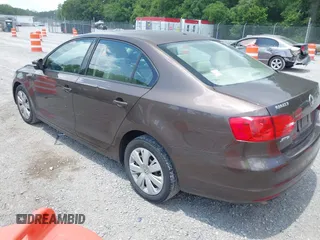 2011 Volkswagen Jetta SE with VIN 3VWDZ7AJ8BM054070, listed as a IAAI auction lot 42430921 with 172,852 mi miles and . Bid and sale history available at DreamBid. Image 3.