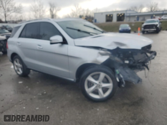 2019 Mercedes-Benz GLE 400 z VIN 4JGDA5GB1KB215389, wystawiony jako Copart lot #85123804 z przebiegiem 32 055 mil mil oraz Szkoda całkowita • Salvage title. Historia ofert i sprzedaży dostępna na DreamBid. Obrazek 4.