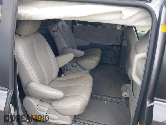 2011 Toyota Sienna LE AAS z VIN 5TDKK3DC3BS166098, wystawiony jako IAAI lot #42594337 z przebiegiem 197 963 mil mil oraz . Historia ofert i sprzedaży dostępna na DreamBid. Obrazek 8.