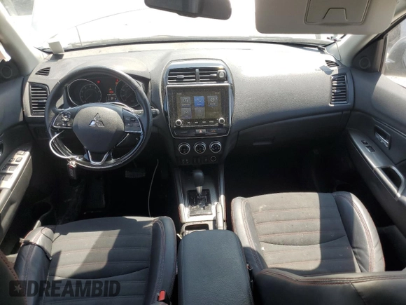 2022 Mitsubishi Outlander SE with VIN JA4APVAUXNU008843, listed as a Copart auction lot 69317784 with 33,638 mi miles and Salvage title. Bid and sale history available at DreamBid. Image 8.