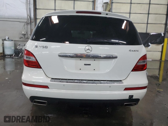 2011 Mercedes-Benz R 350 z VIN 4JGCB6FE8BA117749, wystawiony jako Copart lot #45340435 z przebiegiem 132 215 mil mil oraz Szkoda całkowita • Salvage title. Historia ofert i sprzedaży dostępna na DreamBid. Obrazek 6.