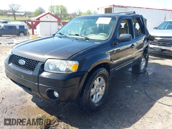 2007 Ford Escape XLT с VIN 1FMYU93197KB68777, выставлен на аукционе IAAI как лот 41996027 с пробегом 206 497 миль миль и . История ставок и продаж доступна на DreamBid. Изображение 17.