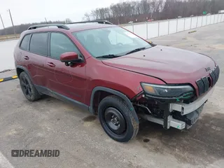 2019 Jeep Cherokee Latitude Plus with VIN 1C4PJMLB1KD319905, listed as a IAAI auction lot 41143311 with 98,694 mi miles. Bid and sale history available at carsss.com. Image 1.