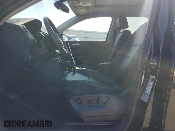 2021 Volkswagen Tiguan SE with VIN 3VV2B7AX9MM058863, listed as a Copart auction lot 50758525 with 49,298 mi miles and Clean Title. Bid and sale history available at DreamBid. Image 7.
