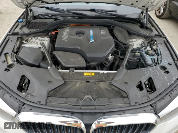 2018 BMW 5 Series 530e with VIN WBAJA9C51JG623288, listed as a Copart auction lot 52422925 with 137,612 mi miles and Clean title. Bid and sale history available at DreamBid. Image 11.