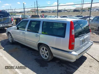 2000 Volvo V70 with VIN YV1LW61J8Y2647178, listed as a IAAI auction lot 42636533 with 128,619 mi miles and . Bid and sale history available at DreamBid. Image 14.