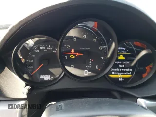 2017 Porsche 718 Boxster z VIN WP0CA2A85HS221846, wystawiony jako Copart lot #55542923 z przebiegiem 32 293 mil mil oraz . Historia ofert i sprzedaży dostępna na DreamBid. Obrazek 9.