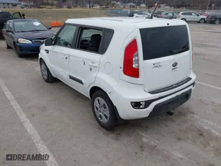 2013 Kia Soul with VIN KNDJT2A52D7760848, listed as a IAAI auction lot 41725964 with 1 mi miles. Bid and sale history available at carsss.com. Image 3.
