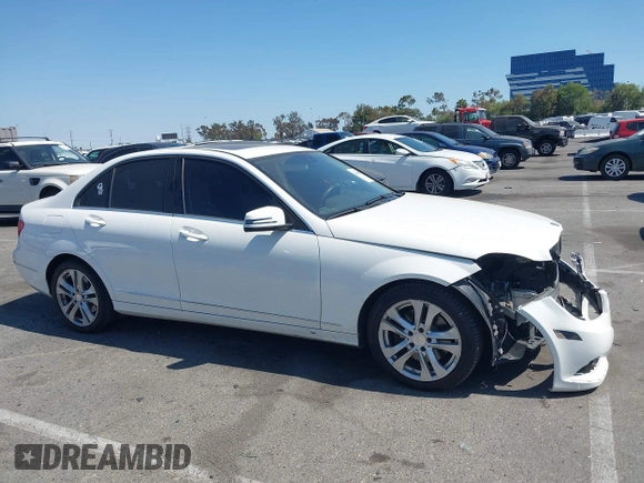 2013 Mercedes-Benz C 300 Sport с VIN WDDGF8AB0DG059869, выставлен на аукционе IAAI как лот 42404048 с пробегом 89 237 миль миль и . История ставок и продаж доступна на DreamBid. Изображение 14.