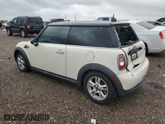 2013 MINI Hardtop z VIN WMWSU3C59DT688460, wystawiony jako Copart lot #55451925 z przebiegiem Nie podano mil oraz Szkoda całkowita • Salvage title. Historia ofert i sprzedaży dostępna na DreamBid. Obrazek 2.