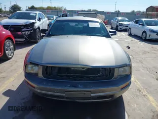 2009 Ford Mustang with VIN 1ZVHT80N595134732, listed as a IAAI auction lot 40931192 with 145,401 mi miles and . Bid and sale history available at carsss.com. Image 13.