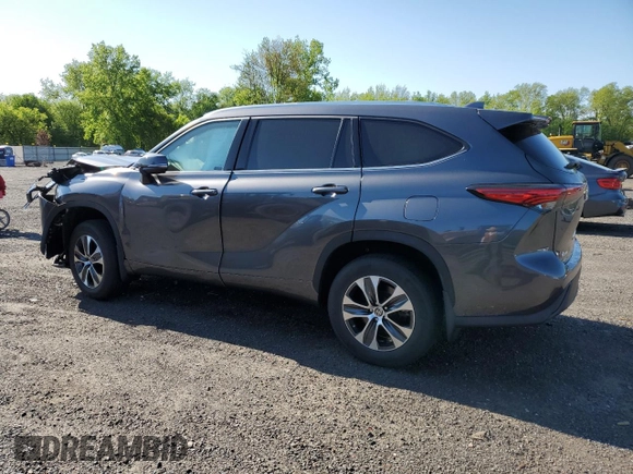2021 Toyota Highlander XLE with VIN 5TDGZRBH4MS078778, listed as a Copart auction lot 56496855 with 35,563 mi miles and Salvage title. Bid and sale history available at DreamBid. Image 2.