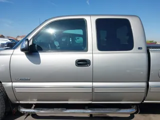 2000 Chevrolet Silverado 1500 LS with VIN 2GCEK19T0Y1205109, listed as a IAAI auction lot 41999548 with 159,571 mi miles. Bid and sale history available at carsss.com. Image 14.