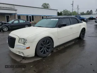 2005 Chrysler 300 300 z VIN 2C3JA43R35H175126, wystawiony jako Copart lot #58218305 z przebiegiem 167 612 mil mil oraz Szkoda całkowita • Salvage title. Historia ofert i sprzedaży dostępna na DreamBid. Obrazek 1.