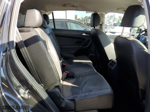2020 Volkswagen Tiguan SE with VIN 3VV3B7AX2LM105721, listed as a Copart auction lot 79272814 with 59,887 mi miles and Salvage Title. Bid and sale history available at carsss.com. Image 11.