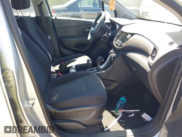 2018 Chevrolet Trax LS with VIN 3GNCJKSB1JL420107, listed as a IAAI auction lot 42129972 with 595,541 mi miles. Bid and sale history available at carsss.com. Image 5.