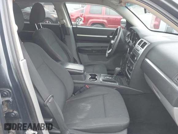 2008 Dodge Magnum SXT with VIN 2D4FV37VX8H225695, listed as a IAAI auction lot 42037741 with 196,099 mi miles and . Bid and sale history available at carsss.com. Image 5.