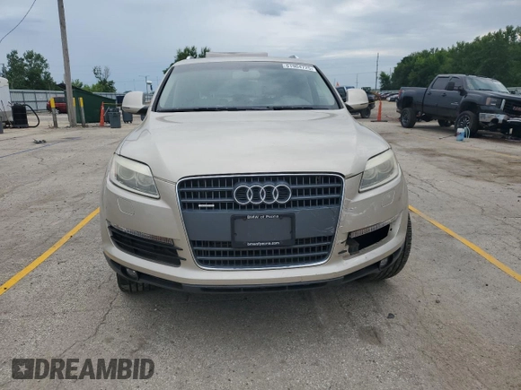 2007 Audi Q7 Premium с VIN WA1BY74L67D040062, выставлен на аукционе Copart как лот 61904725 с пробегом 120 075 миль миль и Списание • Salvage title. История ставок и продаж доступна на DreamBid. Изображение 5.
