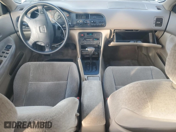 1996 Honda Accord EX with VIN 1HGCD5655TA161445, listed as a Copart auction lot 82195004 with 192,130 mi miles and Salvage Title. Bid and sale history available at DreamBid. Image 8.