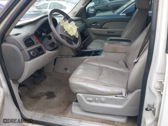 2007 Chevrolet Suburban LTZ with VIN 3GNFC160X7G132811, listed as a IAAI auction lot 41849787 with 1 mi miles. Bid and sale history available at carsss.com. Image 5.