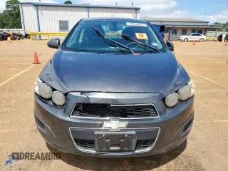 2016 Chevrolet Sonic LT z VIN 1G1JC5SH3G4155617, wystawiony jako Copart lot #58856685 z przebiegiem 96 360 mil mil oraz Czysty tytuł • Clean title. Historia ofert i sprzedaży dostępna na DreamBid. Obrazek 5.