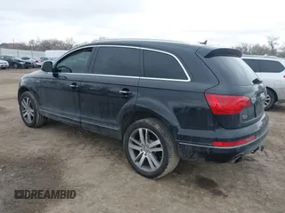 2015 Audi Q7 3.0T Premium Plus with VIN WA1LGBFE2FD006160, listed as a IAAI auction lot 41702382 with 85,706 mi miles. Bid and sale history available at carsss.com. Image 3.