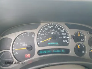 2005 GMC Sierra Denali z VIN 2GTEK63NX51184417, wystawiony jako Copart lot #55663955 z przebiegiem 201 401 mil mil oraz Tytuł czysty. Historia ofert i sprzedaży dostępna na DreamBid. Obrazek 9.