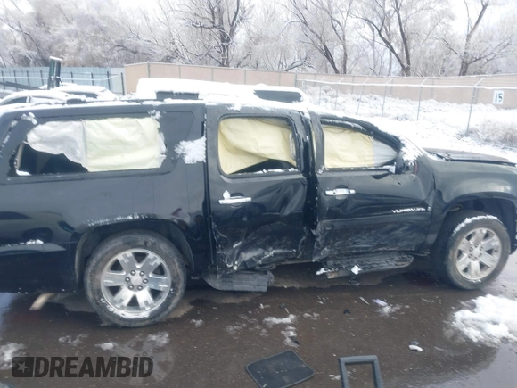2007 GMC Yukon XL SLT with VIN 1GKFK16377R377124, listed as a IAAI auction lot 41808174 with 217,584 mi miles. Bid and sale history available at carsss.com. Image 13.