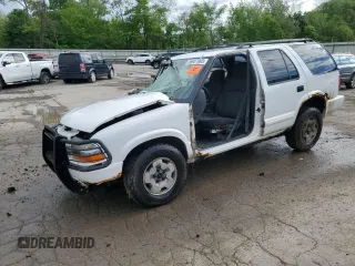 2004 Chevrolet Blazer LS z VIN 1GNDT13X24K117667, wystawiony jako Copart lot #56937965 z przebiegiem 149 959 mil mil oraz Szkoda całkowita • Salvage title. Historia ofert i sprzedaży dostępna na DreamBid. Obrazek 1.