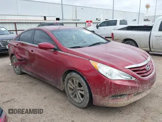 2013 Hyundai Sonata GLS z VIN 5NPEB4AC4DH715565, wystawiony jako IAAI lot #41737310 z przebiegiem 176 665 mil mil oraz . Historia ofert i sprzedaży dostępna na DreamBid. Obrazek 1.