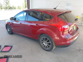 2014 Ford Focus SE with VIN 1FADP3K20EL325286, listed as a IAAI auction lot 42076013 with 119,271 mi miles. Bid and sale history available at carsss.com. Image 3.