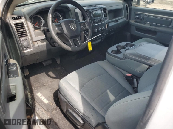 2015 Ram 1500 Express z VIN 3C6JR6AG7FG569786, wystawiony jako Copart lot #56366865 z przebiegiem Nie podano mil oraz Czysty tytuł • Clean title. Historia ofert i sprzedaży dostępna na DreamBid. Obrazek 8.