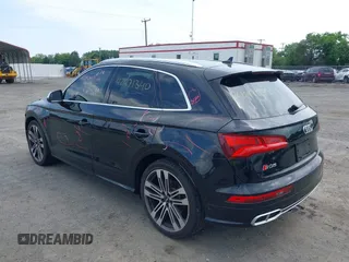 2018 Audi SQ5 Premium Plus z VIN WA1A4AFYXJ2169180, wystawiony jako IAAI lot #42471340 z przebiegiem 57 235 mil mil oraz . Historia ofert i sprzedaży dostępna na DreamBid. Obrazek 3.