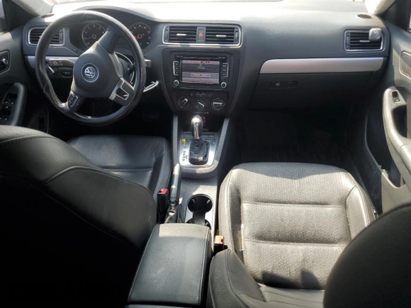 2013 Volkswagen Jetta SE with VIN 3VWDP7AJ4DM351667, listed as a Copart auction lot 54541425 with 185,854 mi miles and Salvage title. Bid and sale history available at DreamBid. Image 8.