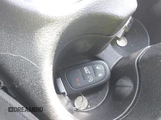 2021 Jeep Cherokee Latitude Lux z VIN 1C4PJMMX8MD205199, wystawiony jako IAAI lot #42556584 z przebiegiem 32 787 mil mil oraz . Historia ofert i sprzedaży dostępna na DreamBid. Obrazek 11.