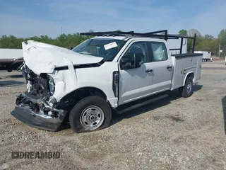 2024 Ford F-250 XL z VIN 1FT7W2BA9RED12655, wystawiony jako IAAI lot #41743877 z przebiegiem 2275 mil mil oraz . Historia ofert i sprzedaży dostępna na DreamBid. Obrazek 2.
