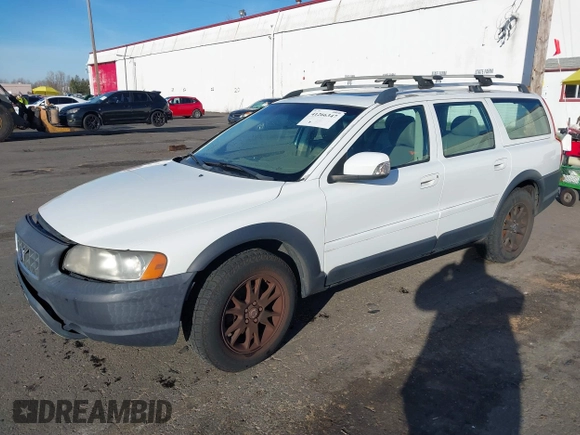2007 Volvo XC70 with VIN YV4SZ592671266706, listed as a IAAI auction lot 41266347 with 174,191 mi miles. Bid and sale history available at carsss.com. Image 17.
