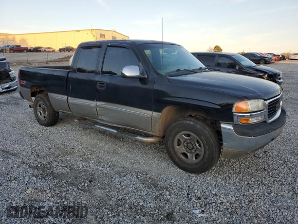2000 GMC New Sierra 1500 SLE with VIN 2GTEK19T1Y1130467, listed as a Copart auction lot 81105534 with 253,003 mi miles and Salvage Title. Bid and sale history available at carsss.com. Image 4.