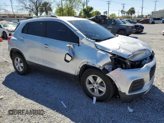 2017 Chevrolet Trax LT with VIN 3GNCJPSBXHL229485, listed as a Copart auction lot 48957505 with 73,141 mi miles and Salvage Title. Bid and sale history available at carsss.com. Image 4.