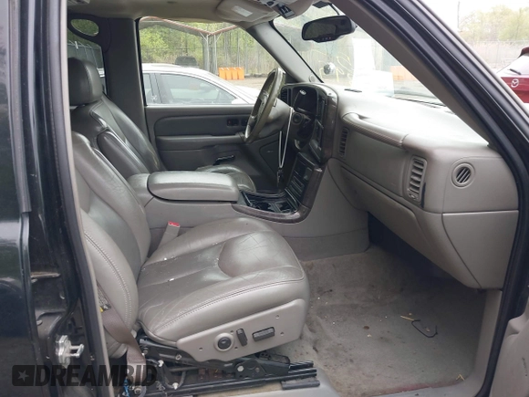 2006 GMC Yukon XL with VIN 1GKFK66U86J144162, listed as a IAAI auction lot 42076640 with 305,544 mi miles and . Bid and sale history available at DreamBid. Image 5.