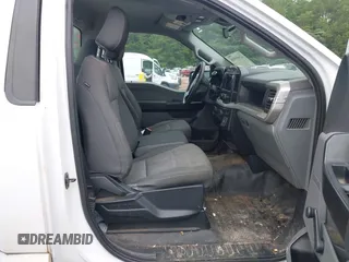 2022 Ford F-150 XL with VIN 1FTMF1CBXNKE23893, listed as a IAAI auction lot 42605938 with 120,591 mi miles and . Bid and sale history available at DreamBid. Image 5.