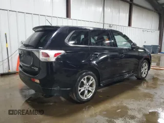 2014 Mitsubishi Outlander GT z VIN JA4JZ4AX2EZ013911, wystawiony jako Copart lot #60603715 z przebiegiem 78 547 mil mil oraz Szkoda całkowita • Salvage title. Historia ofert i sprzedaży dostępna na DreamBid. Obrazek 3.